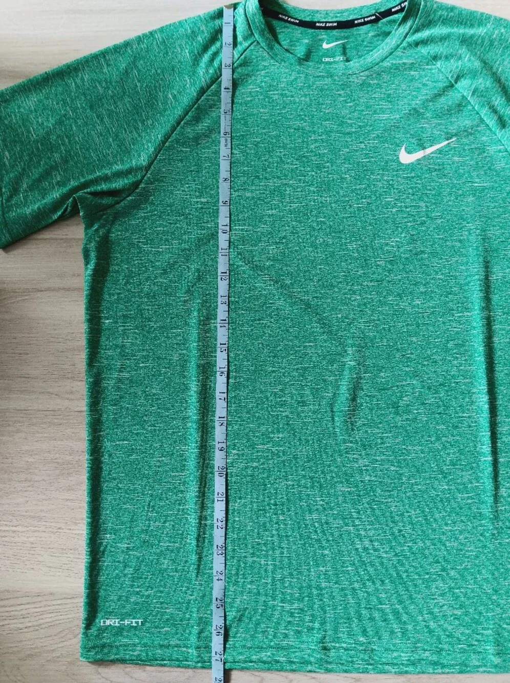 Nike Swim Dri-Fit UPF 40+ Short-Sleeve Crewneck Shirt Green Medium